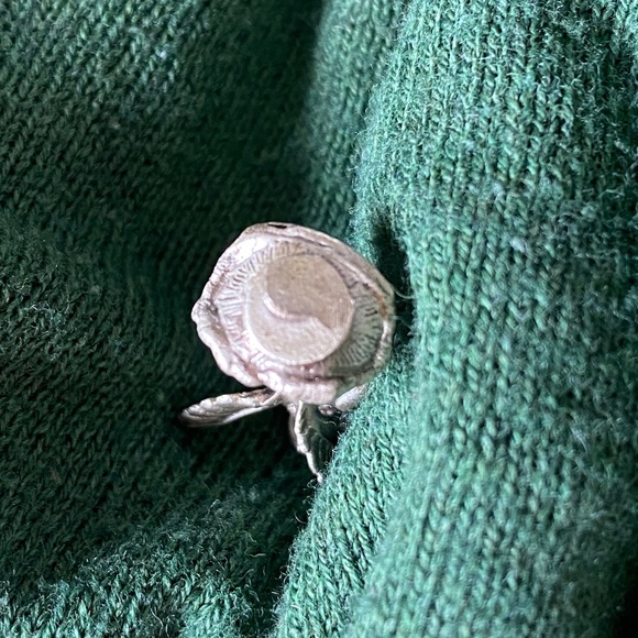 VTG I Creed I STG March Birthday Angel Jonquil Flower Charm - Picture 5 of 9